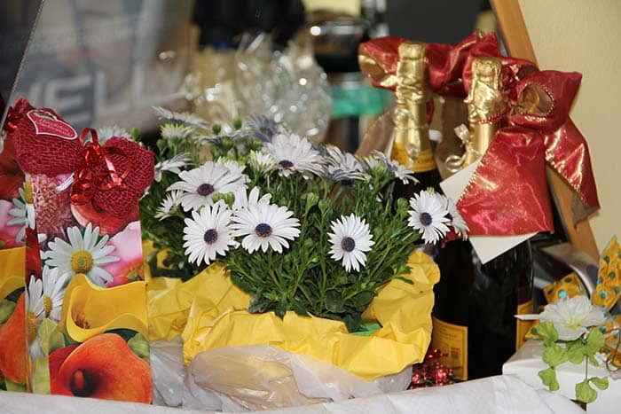 Blumen und Geschenke für unser 20 jähriges Jubiläum - Creativ Haarstudio München
